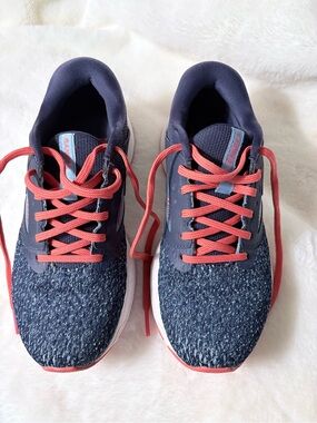 Brooks women’s Navy and Coral Lace-Up Sneakers